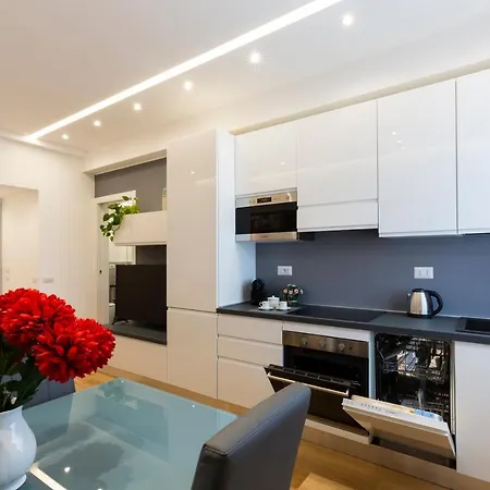 Apartament House San Cristoforo M4 *